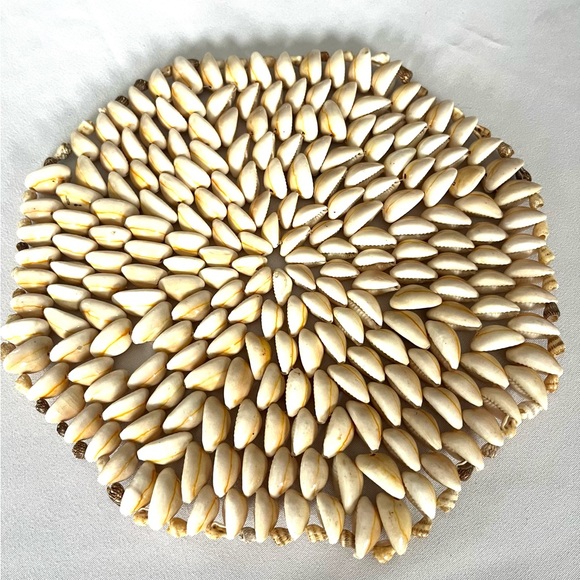 Vintage Shell Trivet - Picture 2 of 3